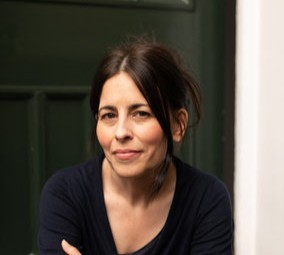 Autor*innenportrait von Florence Knapp
