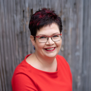 Autor*innenportrait von Evelyn K&uuml;hne