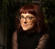 Autor*innenportrait von V. E. Schwab