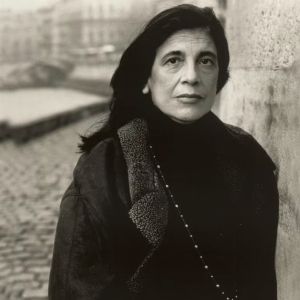 Autor*innenportrait von Susan Sontag