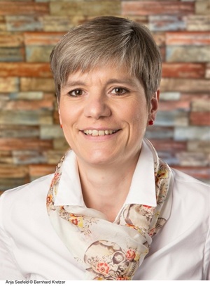 Autor*innenportrait von Anja Seefeld
