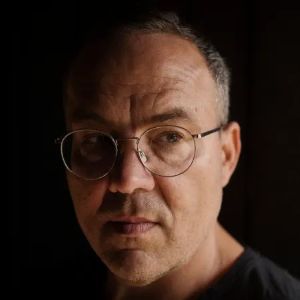 Autor*innenportrait von Arno Frank