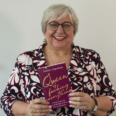 Autor*innenportrait von Sabine Asgodom