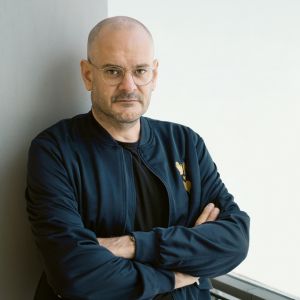 Autor*innenportrait von Jonas L&uuml;scher
