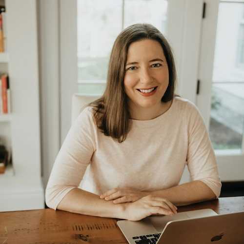 Autor*innenportrait von Sarina Bowen