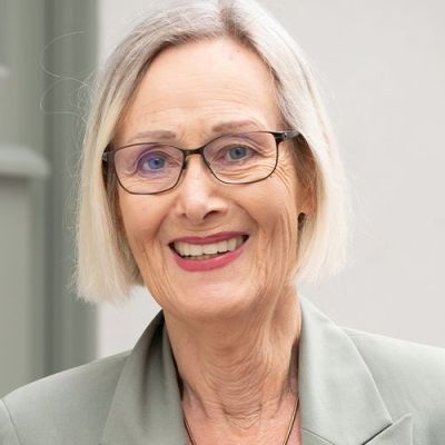 Autor*innenportrait von Eva Wlodarek