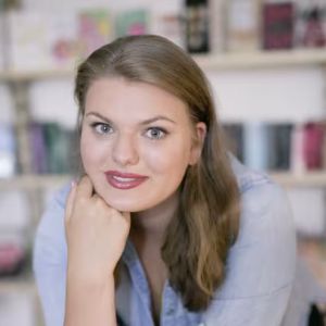 Autor*innenportrait von Stella Tack