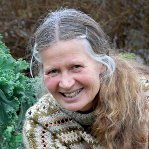 Autor*innenportrait von Ortrud Grieb