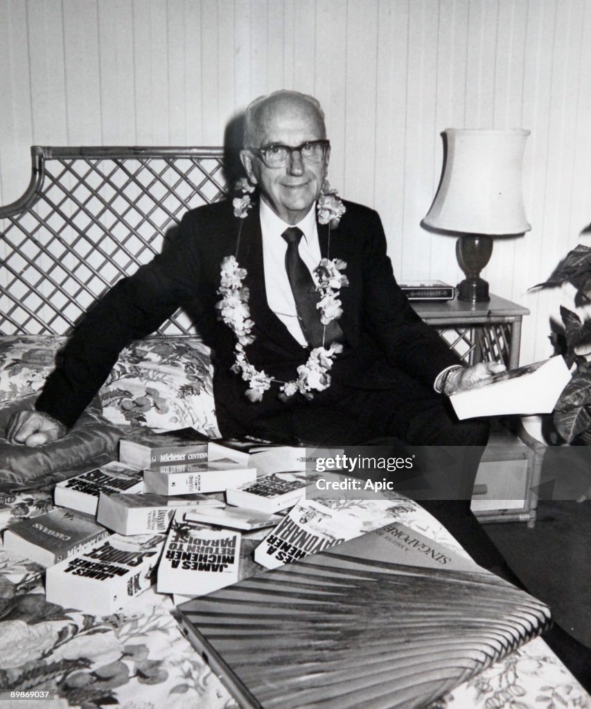 Autor*innenportrait von James A. Michener