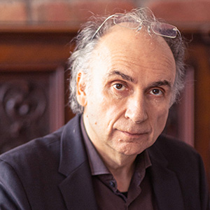 Autor*innenportrait von Dimitr&eacute; Dinev