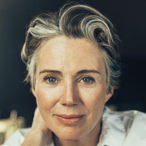 Autor*innenportrait von Ildik&oacute; von K&uuml;rthy