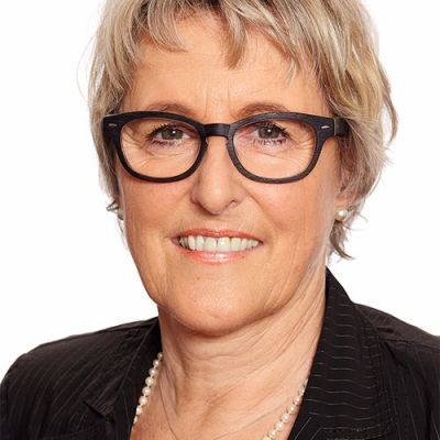 Autor*innenportrait von B&auml;rbel Wardetzki