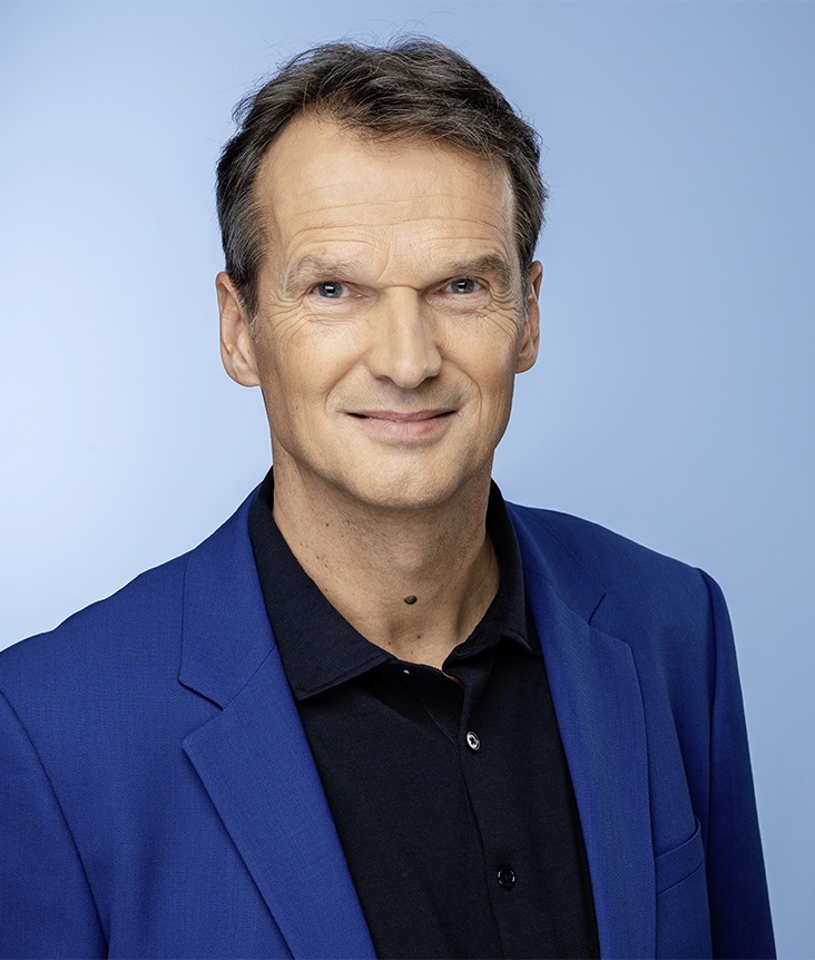 Autor*innenportrait von Klaus Brinkb&auml;umer