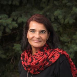Autor*innenportrait von Charlotte Roth