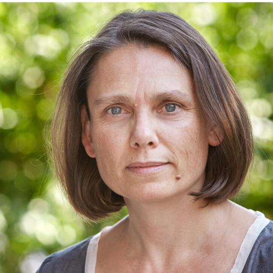 Autor*innenportrait von Tanja Dusy