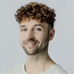 Autor*innenportrait von Dominik Gaida