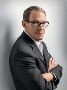 Autor*innenportrait von Daniel Silva