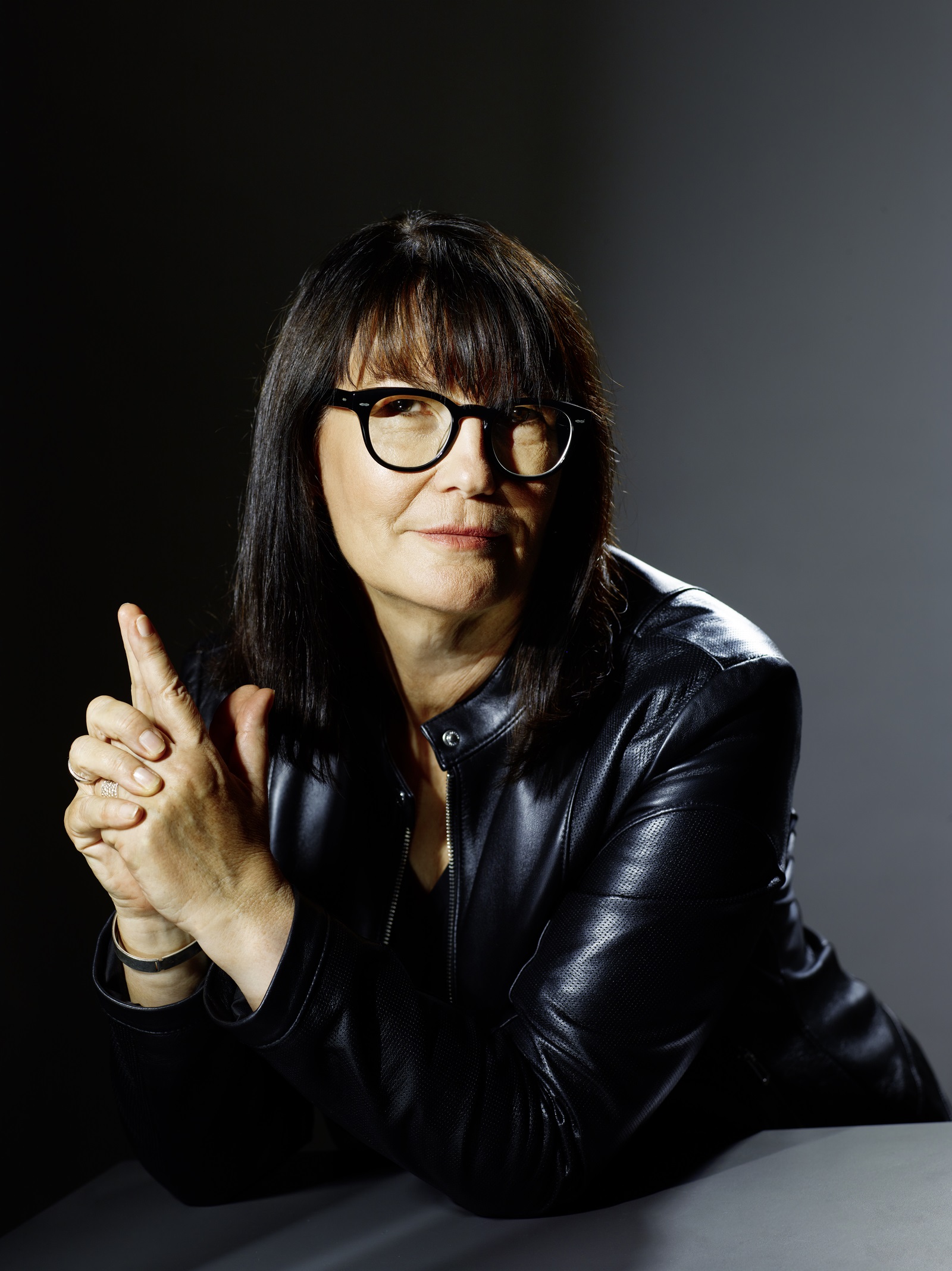 Autor*innenportrait von Anna Schneider