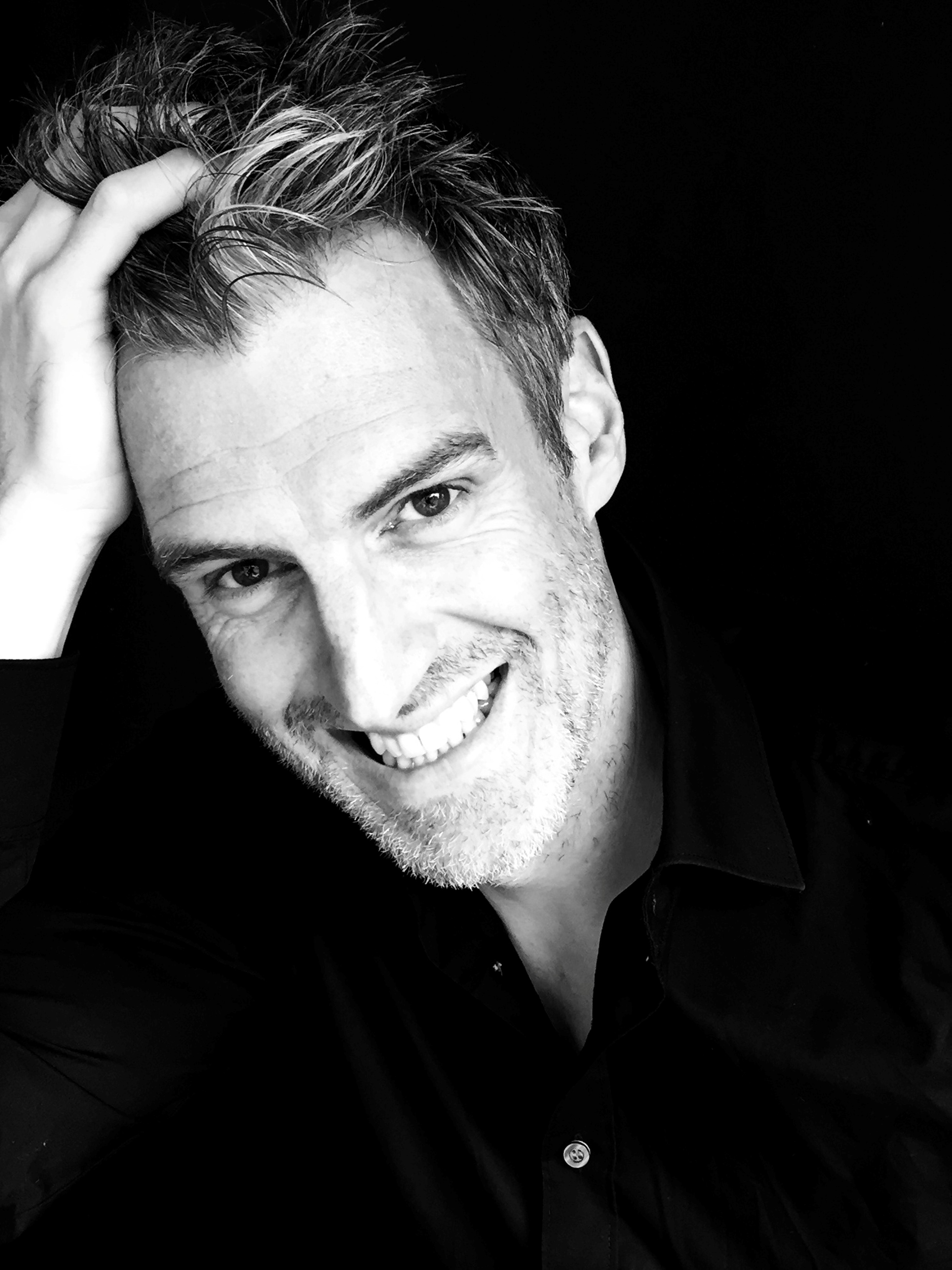 Autor*innenportrait von Thomas Raab