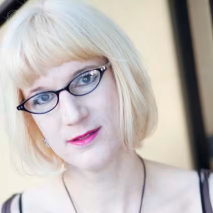 Autor*innenportrait von Charlie Jane Anders