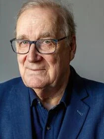 Autor*innenportrait von Sten Nadolny