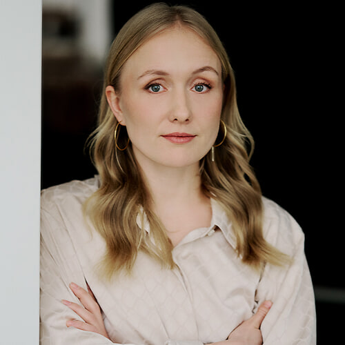 Autor*innenportrait von Ruth-Maria Thomas