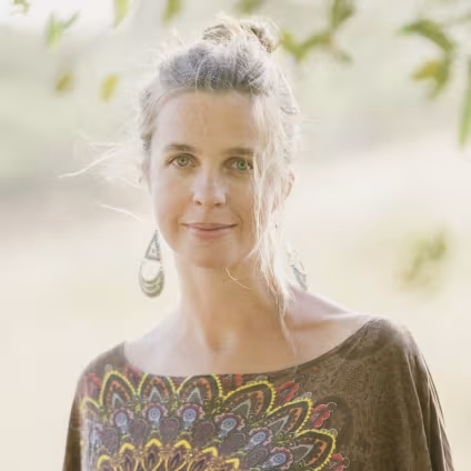 Autor*innenportrait von Amy Achterop